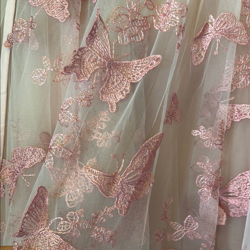 Elegant Pink Lace Gown - Picture 7 of 12